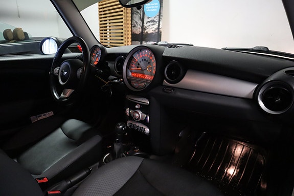 MINI Cooper 10 of 15
