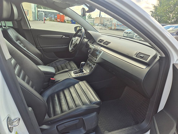 Volkswagen Passat 12 of 21