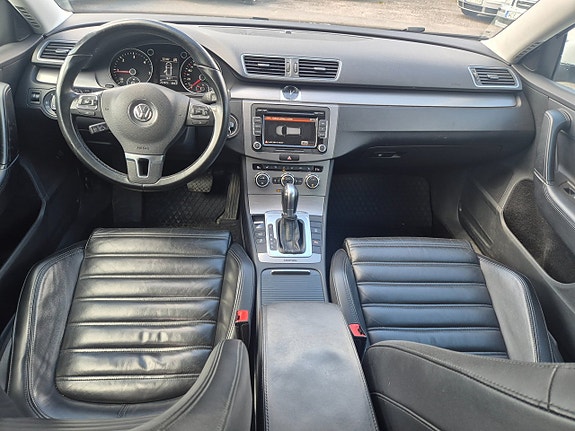 Volkswagen Passat 16 of 21