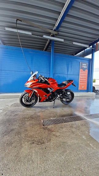Kawasaki Ninja ER-6F 3 of 6