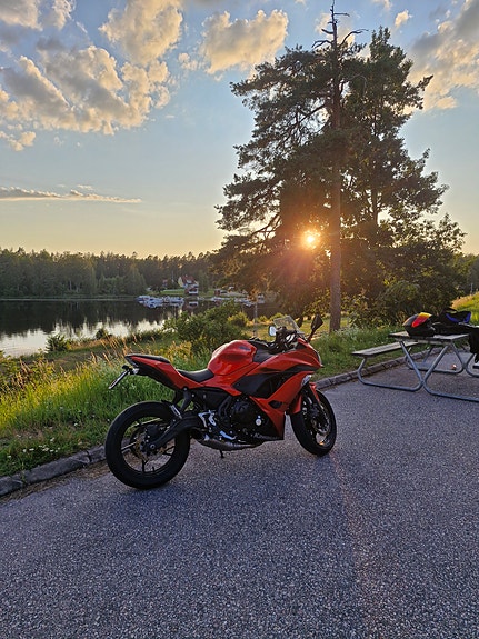 Kawasaki Ninja ER-6F 2 of 6