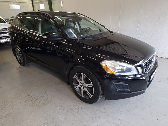 Volvo XC60 13 of 15