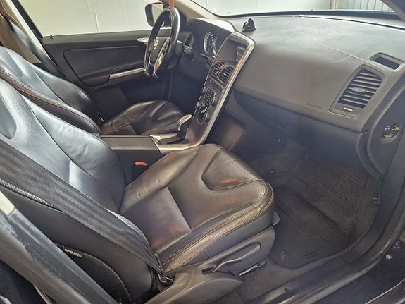 Volvo XC60 5 of 15