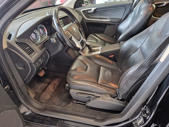 Volvo XC60 6 of 15