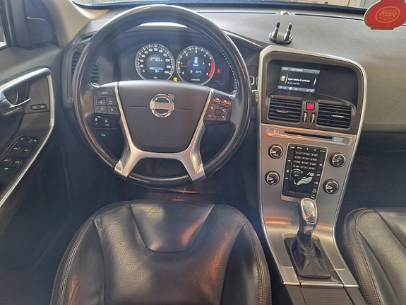 Volvo XC60 8 of 15