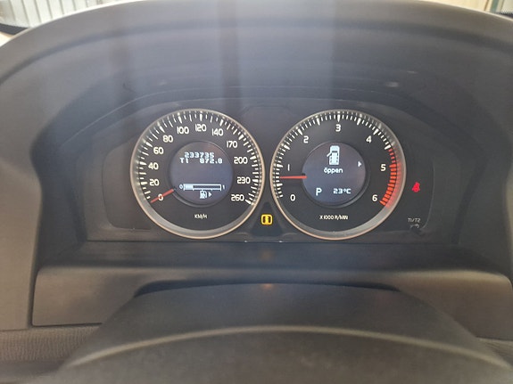 Volvo XC60 9 of 15