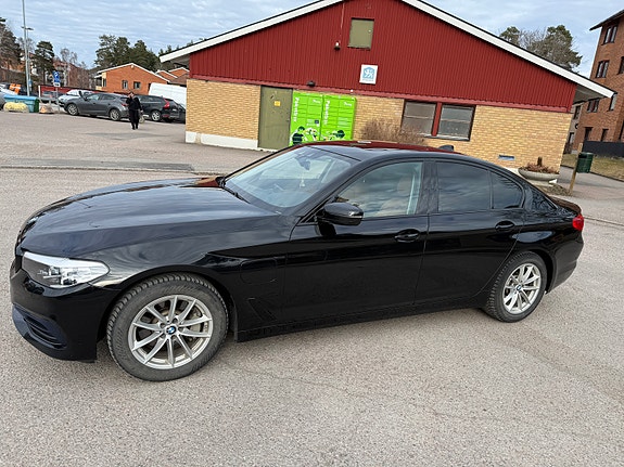 BMW 530e 3 of 14