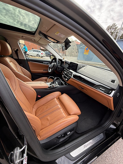 BMW 530e 6 of 14
