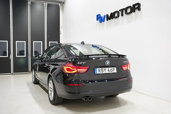 BMW 320d 4 of 20