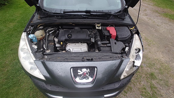Peugeot 308 SW 4 of 9
