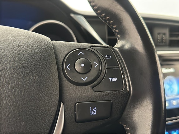 Toyota Auris 14 of 27