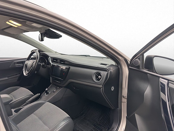 Toyota Auris 21 of 27