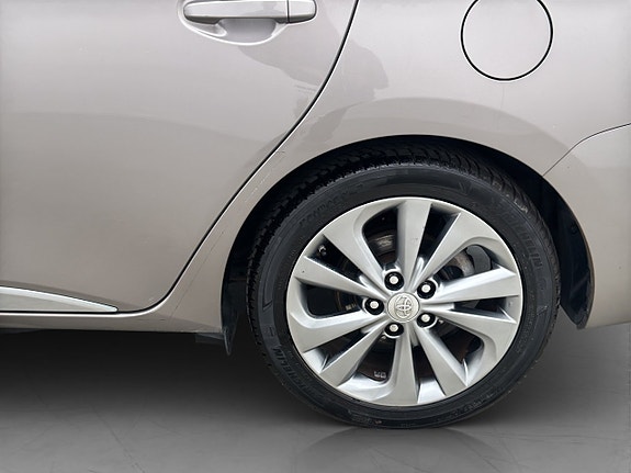 Toyota Auris 25 of 27