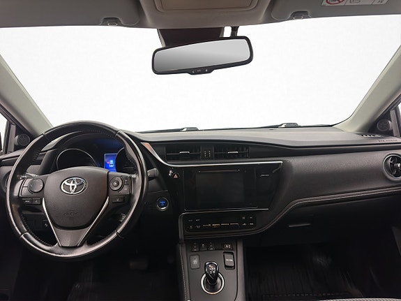 Toyota Auris 15 of 27