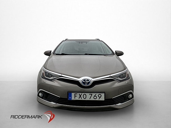 Toyota Auris 2 of 27