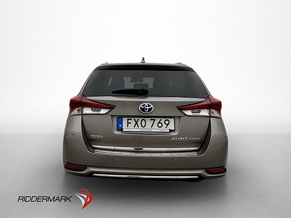 Toyota Auris 6 of 27