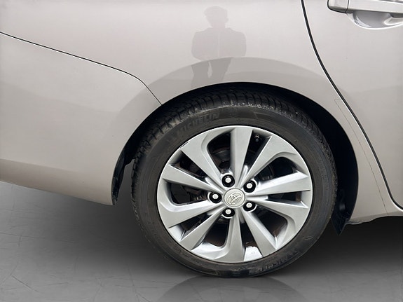 Toyota Auris 26 of 27