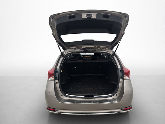 Toyota Auris 23 of 27