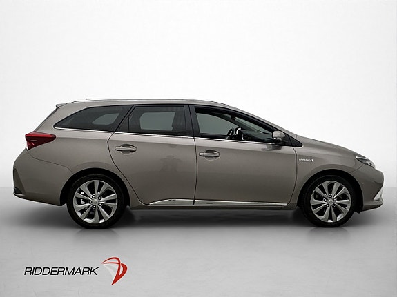Toyota Auris 4 of 27