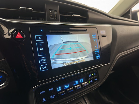 Toyota Auris 16 of 27