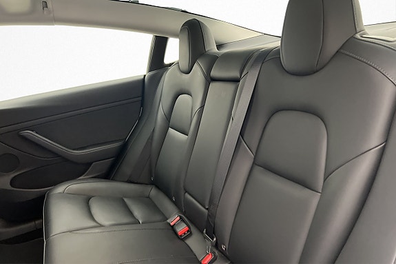 Tesla Model 3 25 of 28