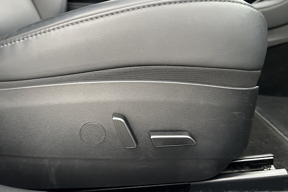 Tesla Model 3 23 of 28