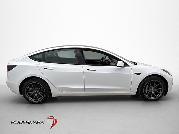 Tesla Model 3 7 of 28