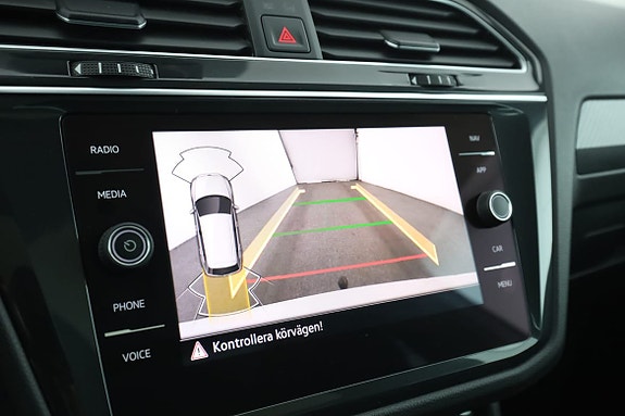 Volkswagen Tiguan 24 of 30