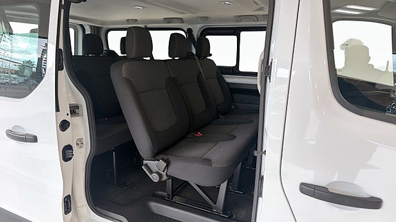 Renault Trafic 5 of 9