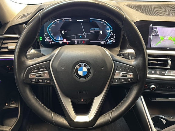 BMW 330e 20 of 20