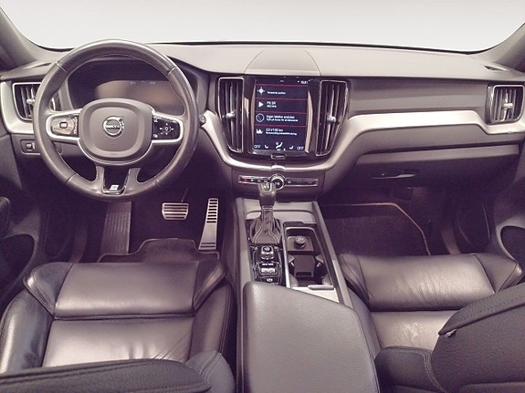 Volvo XC60 10 of 23