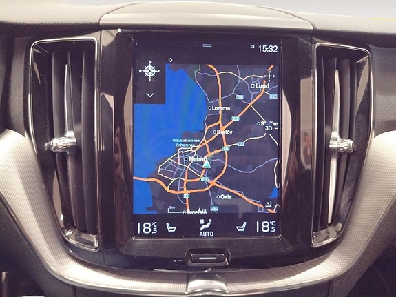 Volvo XC60 17 of 23