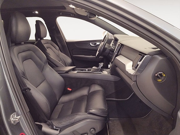 Volvo XC60 15 of 23