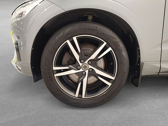 Volvo XC60 8 of 23