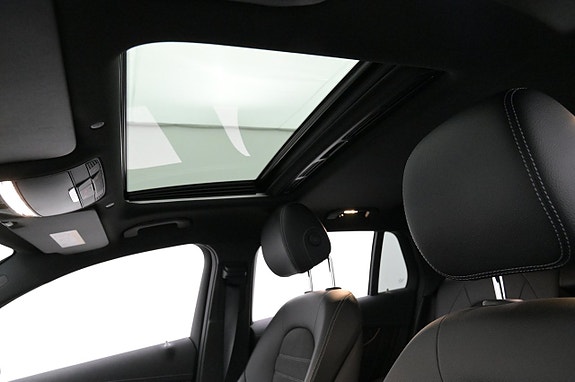 Mercedes-Benz EQC400 21 of 27