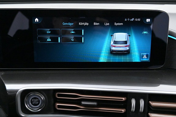 Mercedes-Benz EQC400 16 of 27