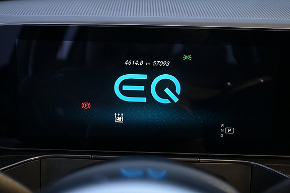 Mercedes-Benz EQC400 8 of 27