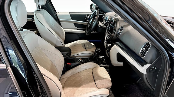 MINI Countryman SE 3 of 9