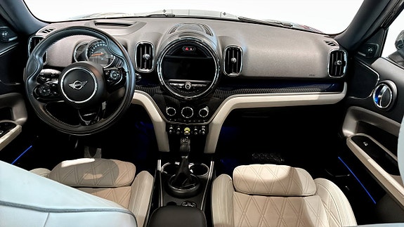 MINI Countryman SE 4 of 9