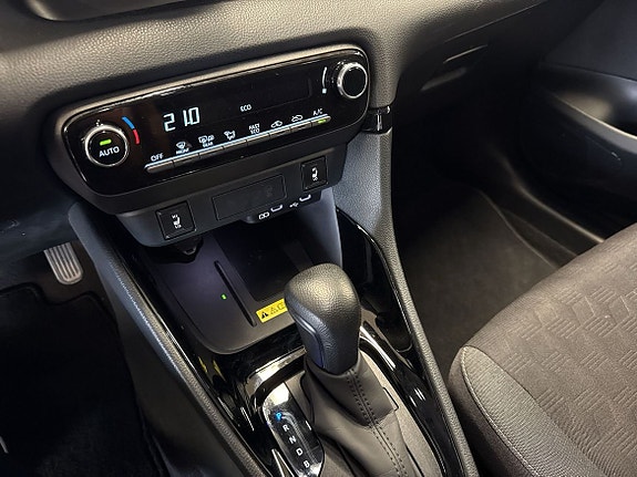 Toyota Yaris 14 of 17