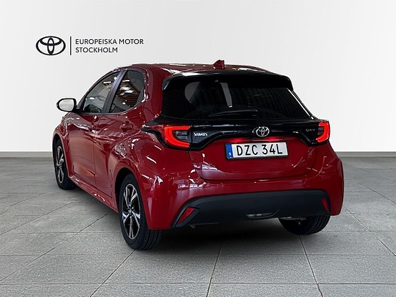 Toyota Yaris 3 of 17