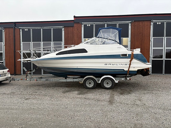 Fynd Bayliner 2255 sunbridge med en EZ loader boggi trailer 2 of 19