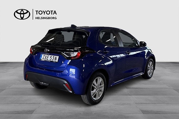 Toyota Yaris 4 of 12