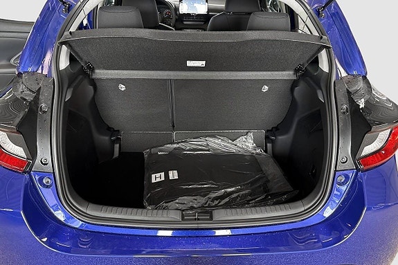Toyota Yaris 9 of 12