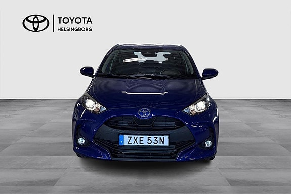 Toyota Yaris 2 of 12