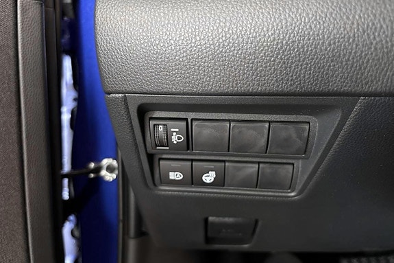 Toyota Yaris 12 of 12