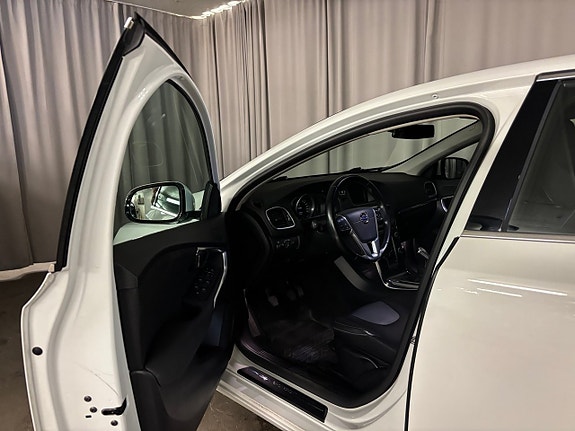 Volvo V40 10 of 17