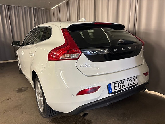 Volvo V40 5 of 17