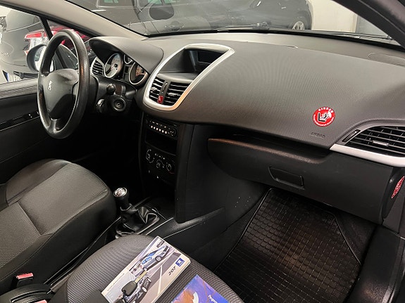 Peugeot 207 SW 8 of 15
