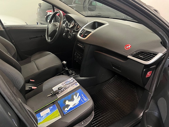 Peugeot 207 SW 15 of 15